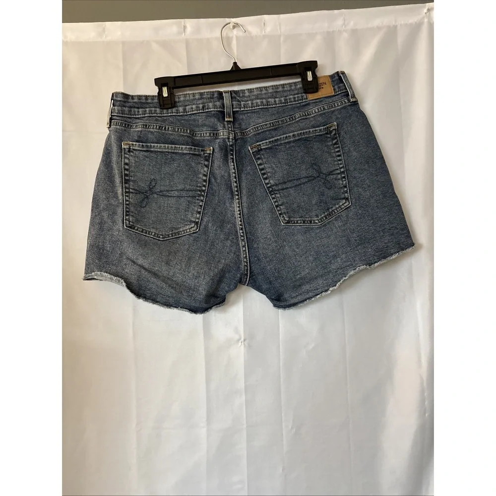 Denizen From Levis High-Rise Distressed Denim‎ Shorts Size 16